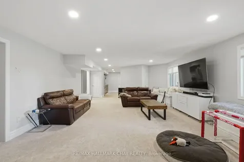 3 Forest Hill Drive Springwater ON L9X 0J4