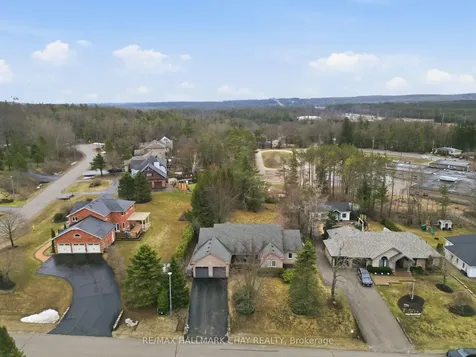 3 Forest Hill Drive Springwater ON L9X 0J4
