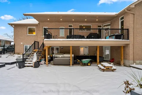 3 Forest Hill Drive Springwater ON L9X 0J4