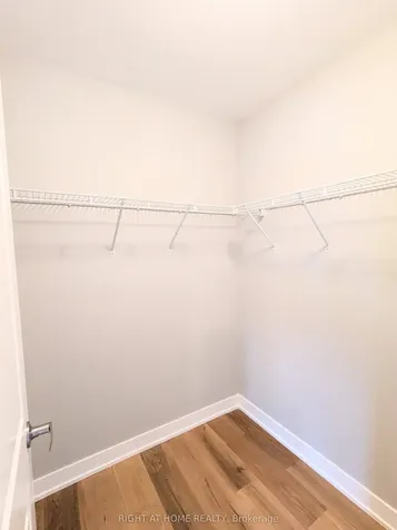 22 Westwood Avenue Barrie ON L9J 0M6