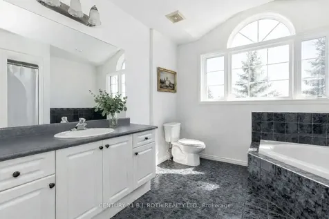 212 Pringle Drive Barrie ON L4N 0P5