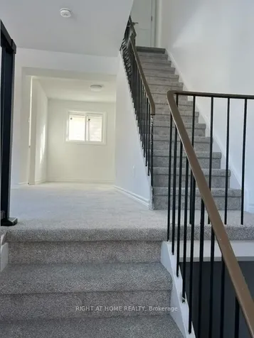 63 Ferris Lane Barrie ON L4M 5C4