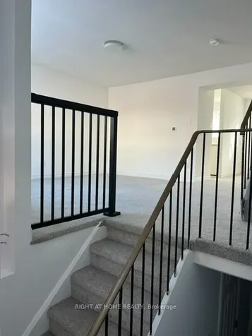 63 Ferris Lane Barrie ON L4M 5C4