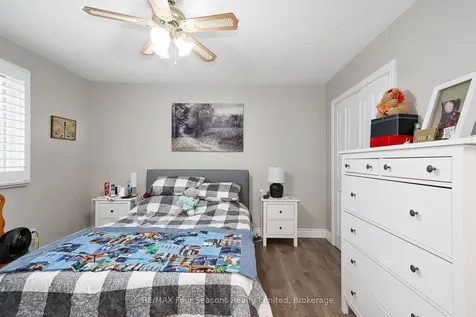 218 Datas Drive Clearview ON L0M 1S0