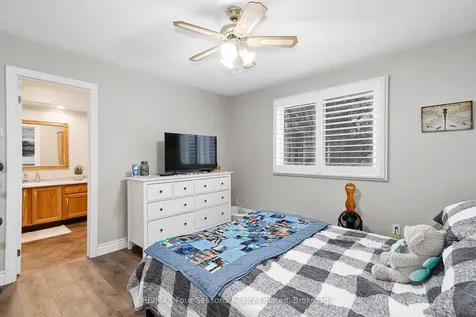 218 Datas Drive Clearview ON L0M 1S0