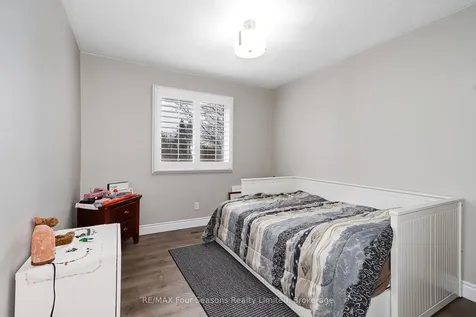 218 Datas Drive Clearview ON L0M 1S0