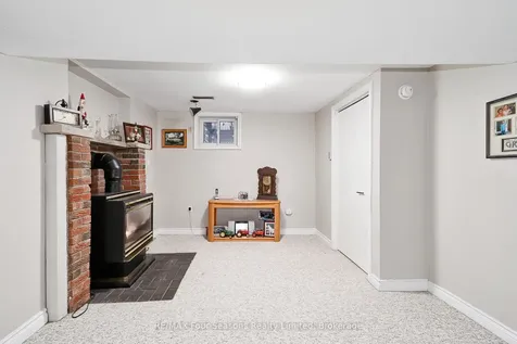 218 Datas Drive Clearview ON L0M 1S0