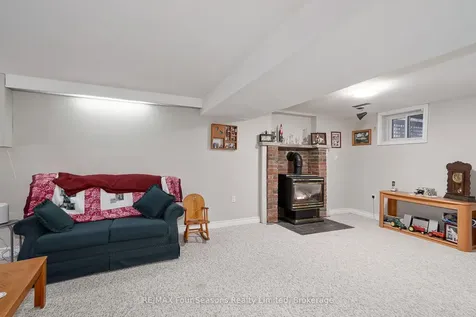 218 Datas Drive Clearview ON L0M 1S0