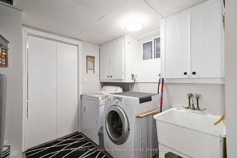 218 Datas Drive Clearview ON L0M 1S0