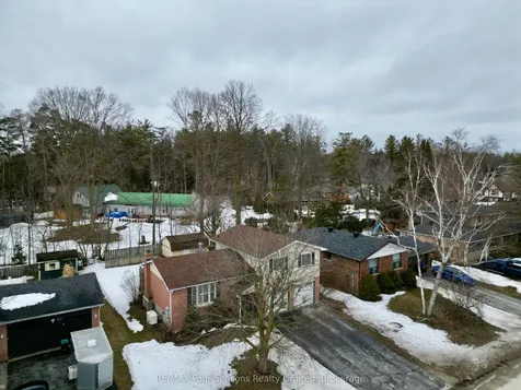 218 Datas Drive Clearview ON L0M 1S0