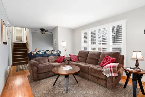 218 Datas Drive Clearview ON L0M 1S0
