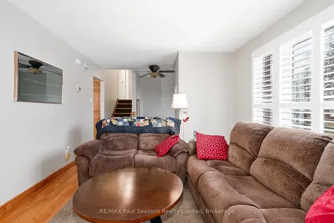 218 Datas Drive Clearview ON L0M 1S0