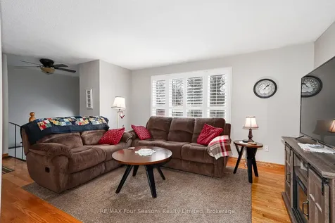 218 Datas Drive Clearview ON L0M 1S0