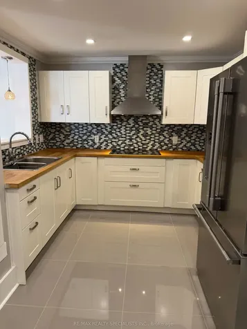 49 Sanford Street Barrie ON L4N 3C3