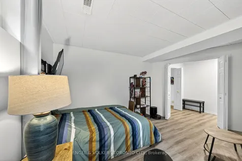 168 Hurst Drive Barrie ON L4N 8P6