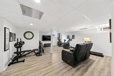 168 Hurst Drive Barrie ON L4N 8P6