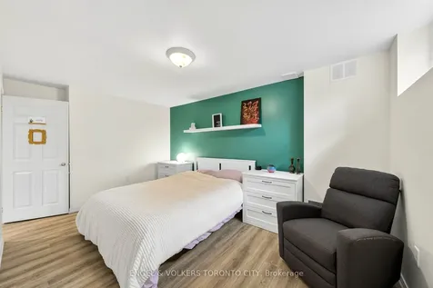 168 Hurst Drive Barrie ON L4N 8P6