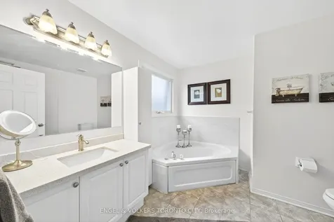168 Hurst Drive Barrie ON L4N 8P6