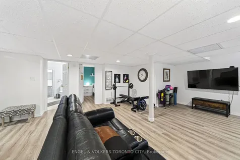 168 Hurst Drive Barrie ON L4N 8P6