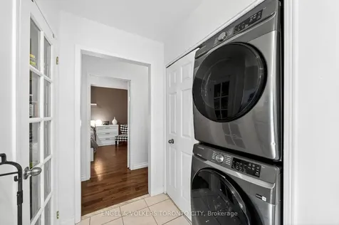 168 Hurst Drive Barrie ON L4N 8P6