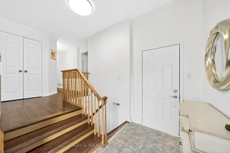 168 Hurst Drive Barrie ON L4N 8P6