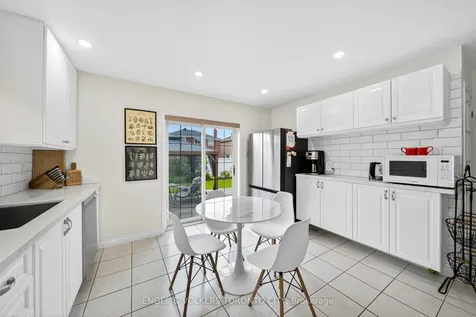 168 Hurst Drive Barrie ON L4N 8P6
