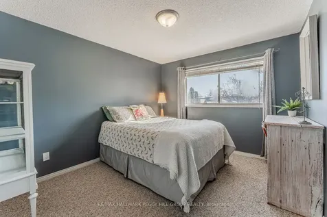 71 Radenhurst Crescent Barrie ON L4M 6C5