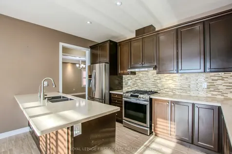 30 Forsyth Crescent Barrie ON L4N 5K4