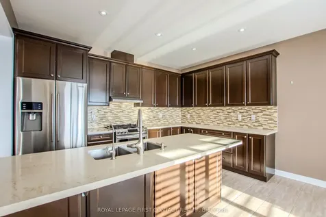 30 Forsyth Crescent Barrie ON L4N 5K4