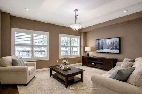 30 Forsyth Crescent Barrie ON L4N 5K4