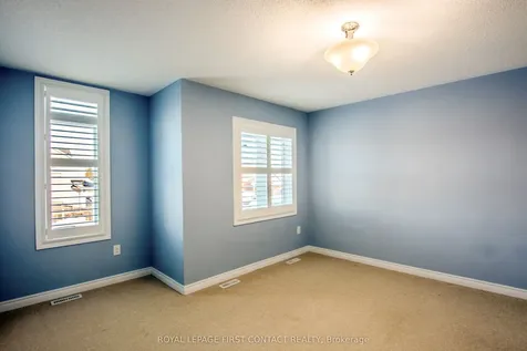 30 Forsyth Crescent Barrie ON L4N 5K4