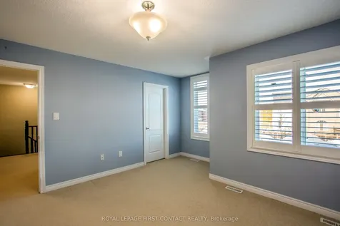 30 Forsyth Crescent Barrie ON L4N 5K4