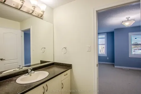 30 Forsyth Crescent Barrie ON L4N 5K4