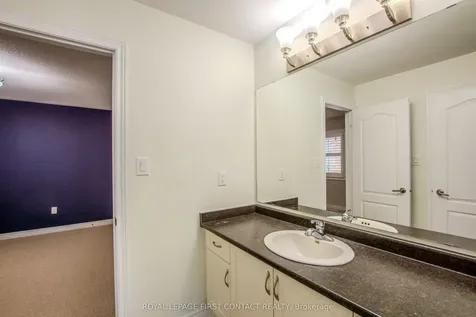 30 Forsyth Crescent Barrie ON L4N 5K4