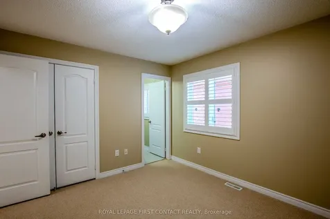 30 Forsyth Crescent Barrie ON L4N 5K4