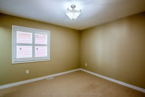 30 Forsyth Crescent Barrie ON L4N 5K4