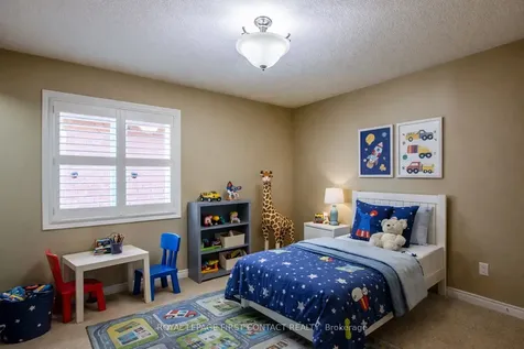 30 Forsyth Crescent Barrie ON L4N 5K4