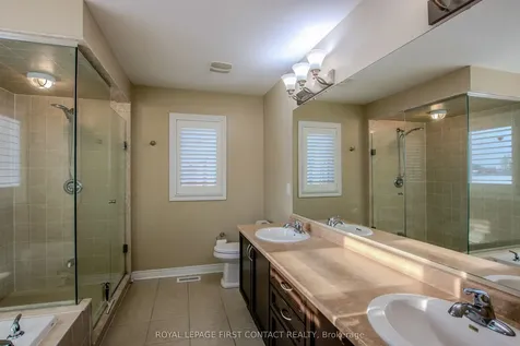 30 Forsyth Crescent Barrie ON L4N 5K4