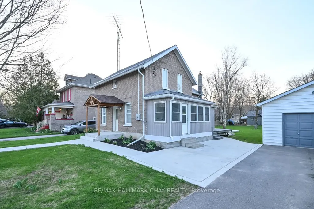 48 Caroline Street W Clearview ON L0M 1G0