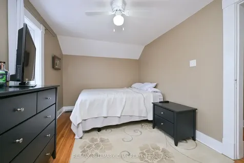 48 Caroline Street W Clearview ON L0M 1G0