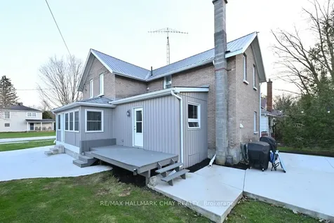 48 Caroline Street W Clearview ON L0M 1G0