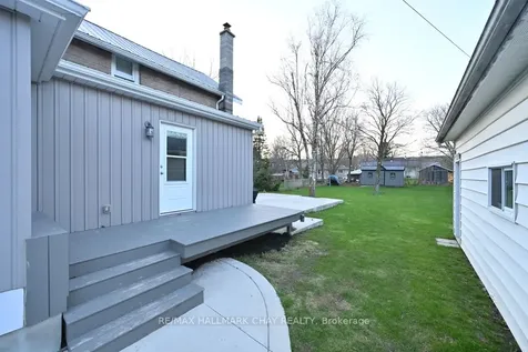 48 Caroline Street W Clearview ON L0M 1G0