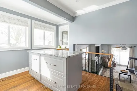 10 Davies Crescent Barrie ON L4M 2M3