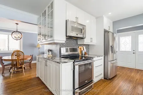 10 Davies Crescent Barrie ON L4M 2M3