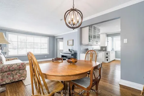 10 Davies Crescent Barrie ON L4M 2M3