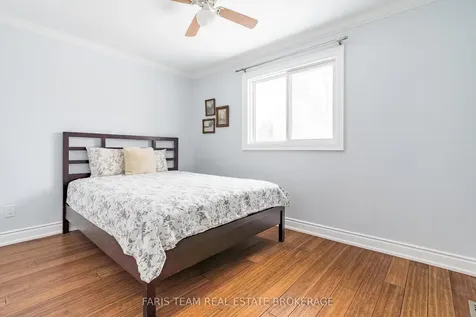 10 Davies Crescent Barrie ON L4M 2M3