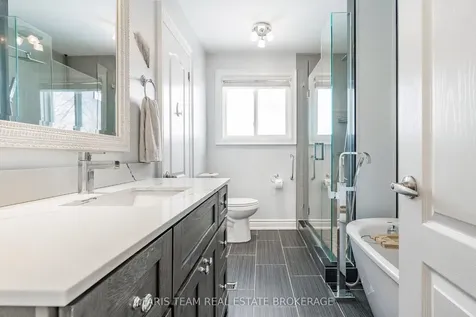 10 Davies Crescent Barrie ON L4M 2M3