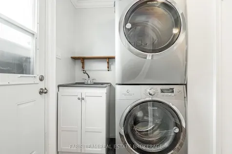 10 Davies Crescent Barrie ON L4M 2M3