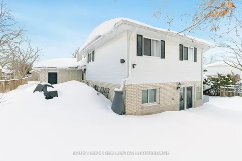 10 Davies Crescent Barrie ON L4M 2M3