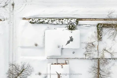 10 Davies Crescent Barrie ON L4M 2M3